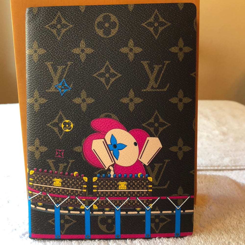 LOUIS VUITTON ROLLER COASTER CLEMENCE NOTEBOOK NWT - Picture 1 of 16